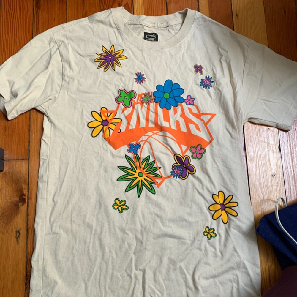 New York Knicks Graphic TShirt Size M